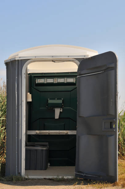 Best Portable restroom trailer rental  in Ogden, KS